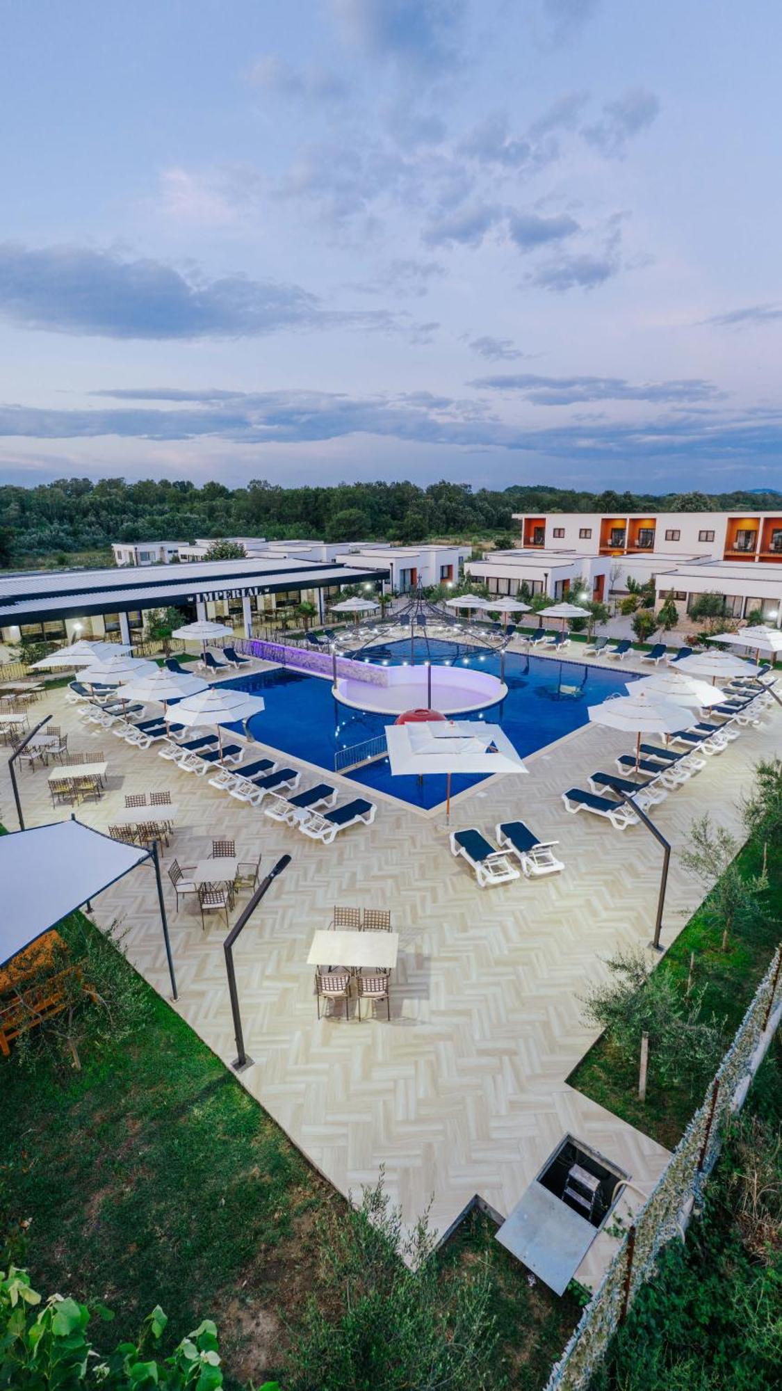 Imperial Family Resort Ulcinj Exterior photo